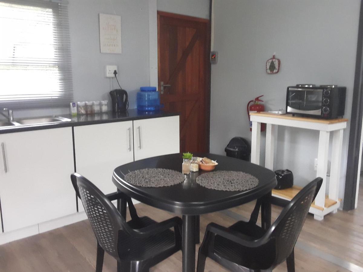 Nadine'S Self - Catering Accommodation ستورمزريفير المظهر الخارجي الصورة